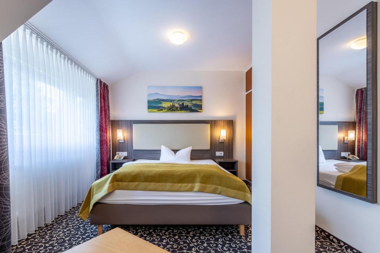באד סודן אם טאונוס Thermen Hotel & Restaurant Bad Soden מראה חיצוני תמונה