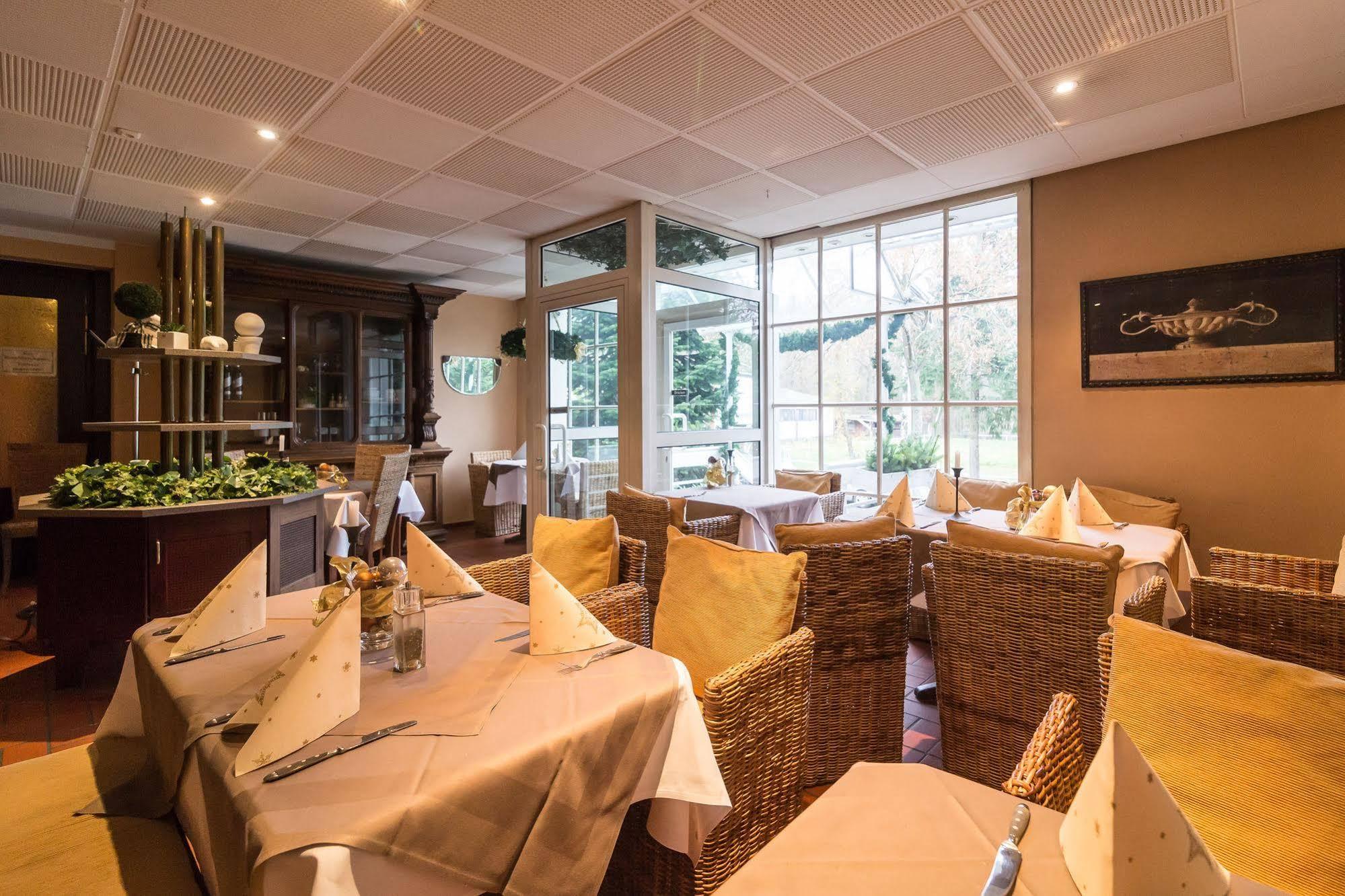 באד סודן אם טאונוס Thermen Hotel & Restaurant Bad Soden מראה חיצוני תמונה