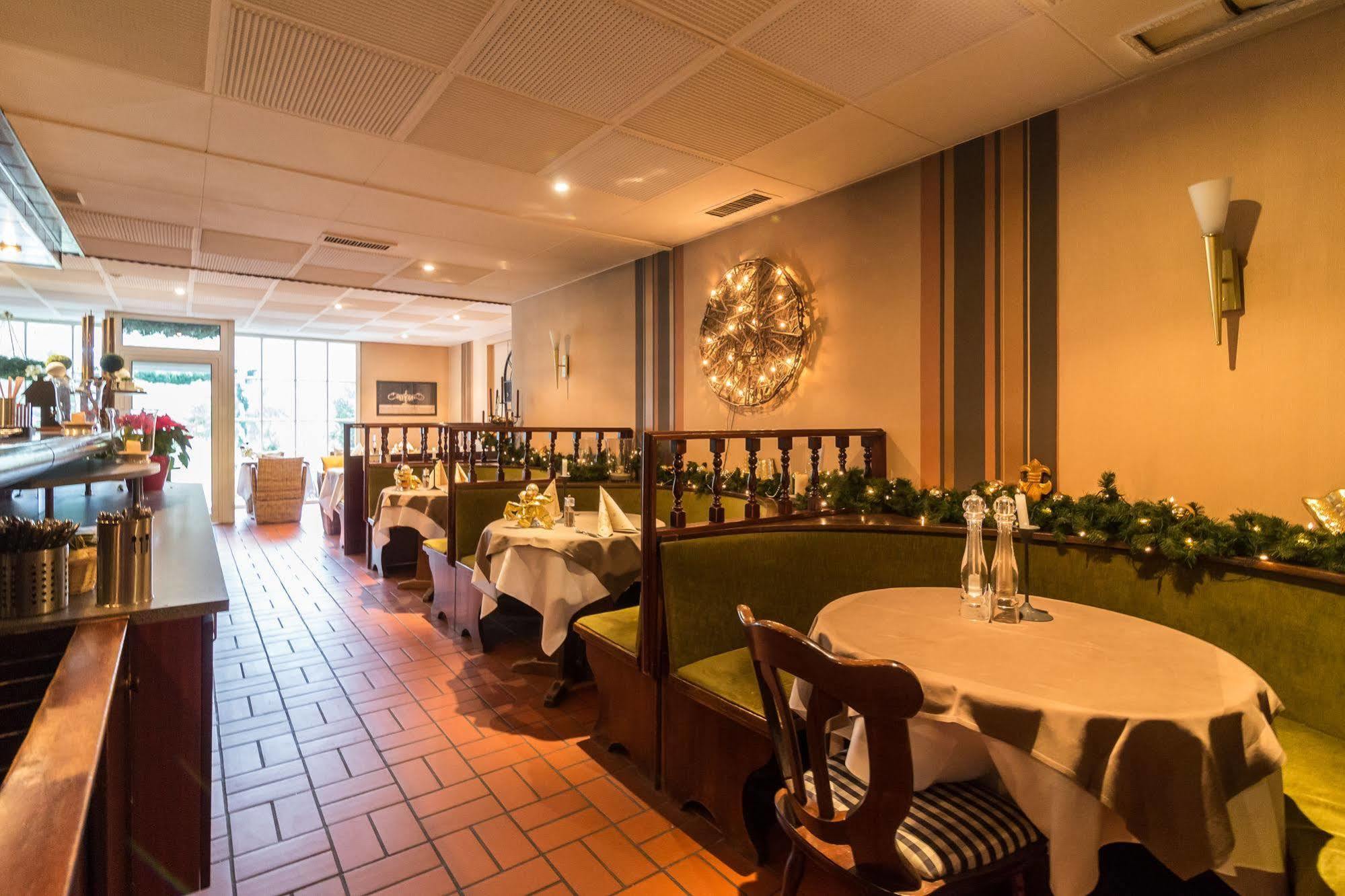 באד סודן אם טאונוס Thermen Hotel & Restaurant Bad Soden מראה חיצוני תמונה